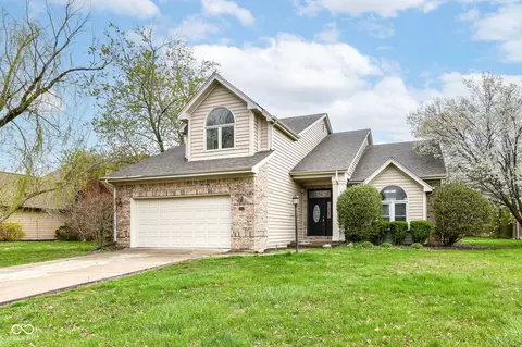 10516 Beacon Ln, Indianapolis, IN 46256