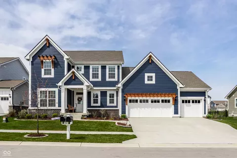 15679 Woodford Dr, Westfield, IN 46074