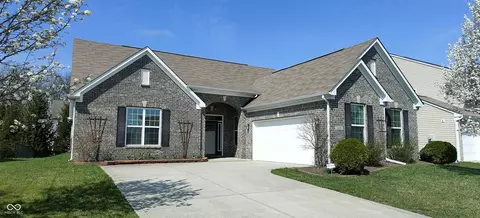 1630 Valdarno Dr, Greenwood, IN 46143