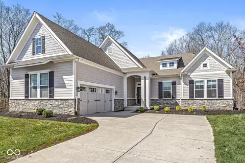 11172 Cliffside Dr, Fortville, IN 46040