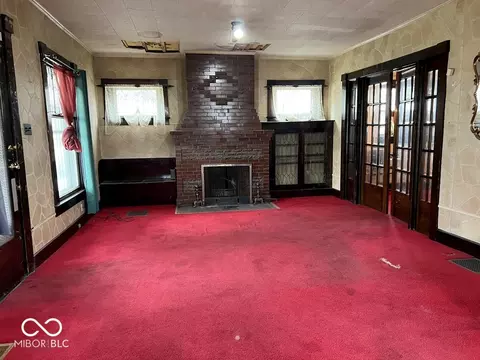 Living - 1325 S Hackley St, Muncie, IN 47302 photo 1 of 2