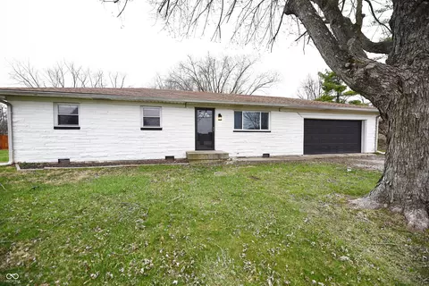 5557 W Us Highway 52, New Palestine, IN 46163
