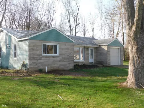 8 Park Ln E, Crawfordsville, IN 47933