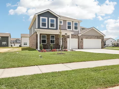 240 Ames Dr, Whiteland, IN 46184