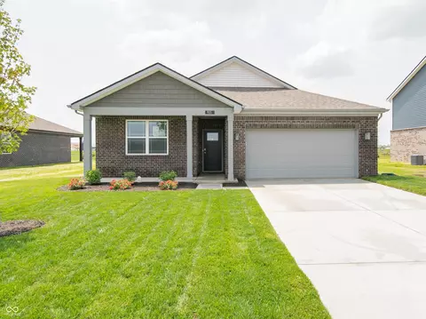 915 Saddlebrook Farms Blvd, Whiteland, IN 46184
