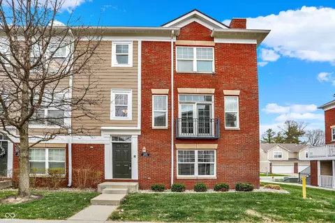 253 1st St NW, Carmel, IN 46032