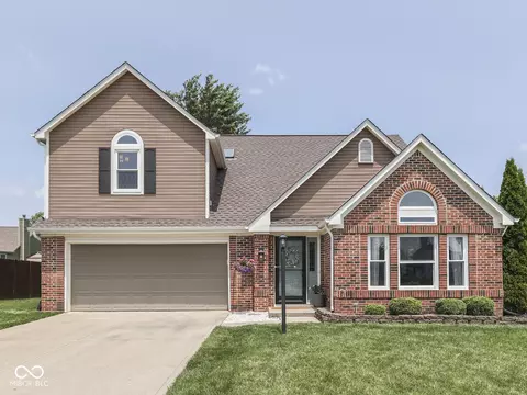 1228 Easton Point Dr, Greenwood, IN 46142