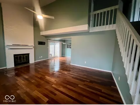 334 E St Clair St, Indianapolis, IN 46202 photo 2