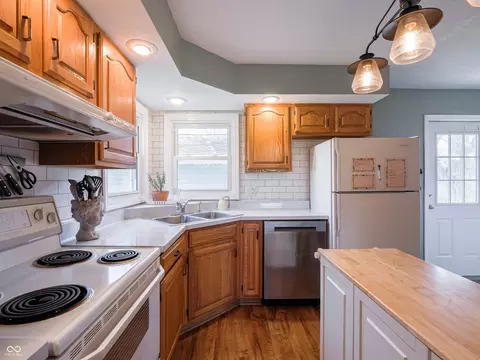 Kitchen - 704 E Crestline Dr, Bloomington, IN 47401 photo 5 of 6