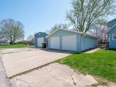 Exterior - 704 E Crestline Dr, Bloomington, IN 47401 photo 17 of 22