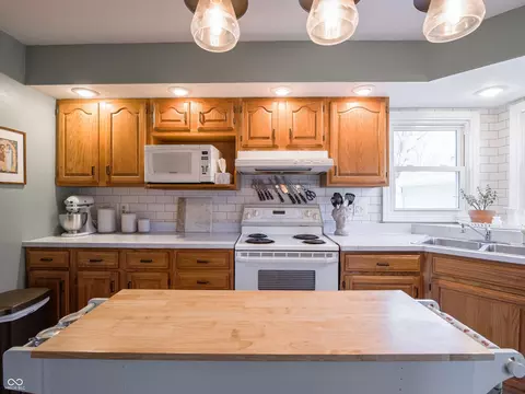 Kitchen - 704 E Crestline Dr, Bloomington, IN 47401 photo 3 of 6