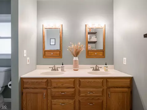 Bath - 704 E Crestline Dr, Bloomington, IN 47401 photo 1 of 6