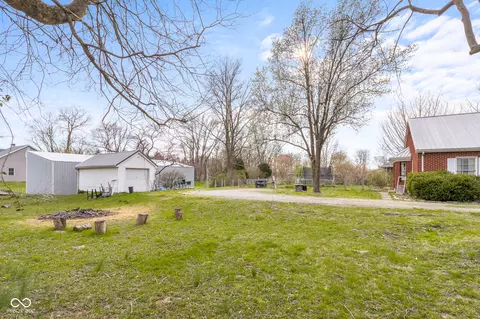 Exterior - 151 Jackson St, Hope, IN 47246 photo 4 of 7
