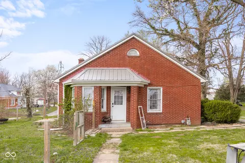 Exterior - 151 Jackson St, Hope, IN 47246 photo 5 of 7