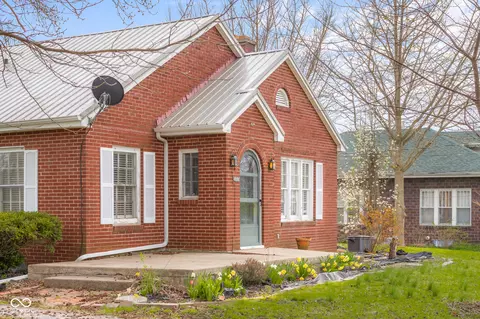 Exterior - 151 Jackson St, Hope, IN 47246 photo 3 of 7