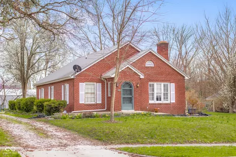 Exterior - 151 Jackson St, Hope, IN 47246 photo 2 of 7