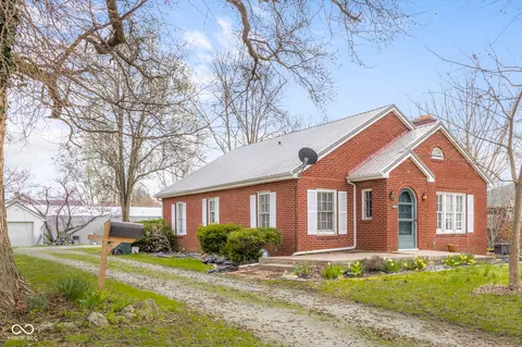 Exterior - 151 Jackson St, Hope, IN 47246 photo 7 of 7