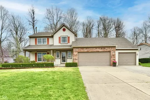 381 Stoneybrook Grove Dr, Greenwood, IN 46142