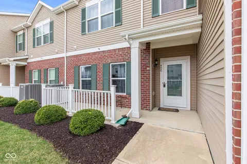 12035 Zircon Ln #400, Fishers, IN 46038