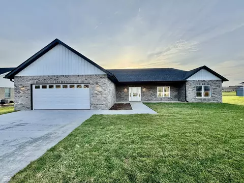 1942 Austin James Ln, Seymour, IN 47274
