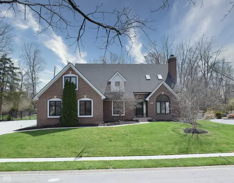 9055 Admirals Pointe Dr, Indianapolis, IN 46236
