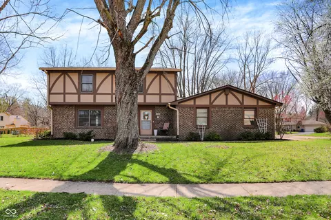 1123 Woodbridge Ln, Indianapolis, IN 46260