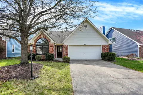 36 Palomino Ct, Zionsville, IN 46077