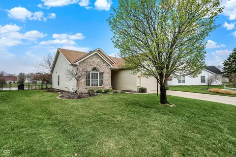 5851 Arrowleaf Ln, Carmel, IN 46033 photo 2