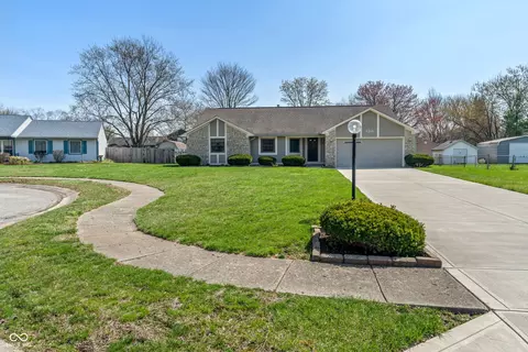 130 Briarwood Ct, Brownsburg, IN 46112