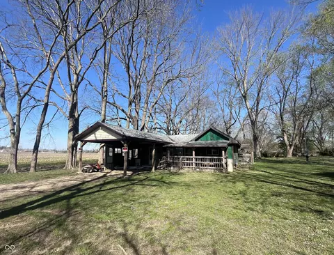 5219 Denny, Columbus, IN 47201