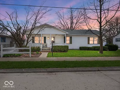 625 7th St, Shelbyville, IN 46176