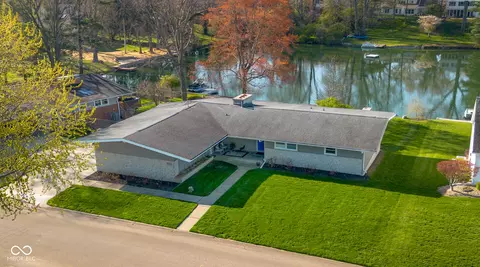 315 Sunset Dr, Columbus, IN 47201