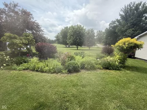 Exterior - 401 E Ferry St, Cayuga, IN 47928 photo 11 of 23