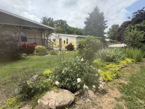 Exterior - 401 E Ferry St, Cayuga, IN 47928 photo 19 of 23