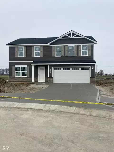 7182 Finley Creek Dr, Whitestown, IN 46075