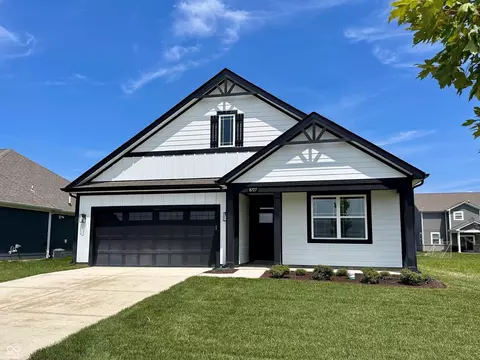 8727 Duncan St, Fortville, IN 46040