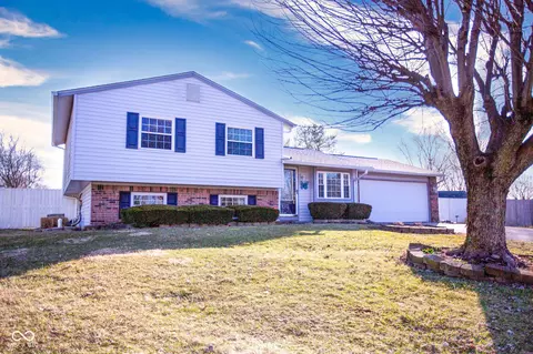 535 Butterfly Cir, Greenwood, IN 46142