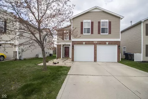 15398 Border Dr, Noblesville, IN 46060