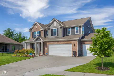 2736 Victory Dr, Columbus, IN 47203