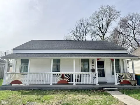 323 E Adams St, Franklin, IN 46131