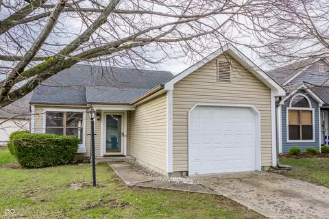 9223 Steeplechase Dr, Indianapolis, IN 46250