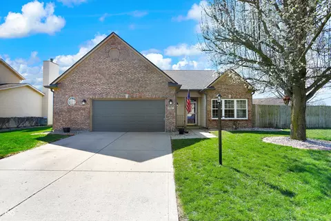 701 Downing Dr, Greenwood, IN 46143