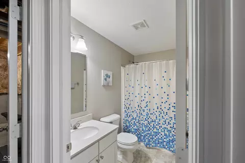Bath - 14059 Knightstown Dr E, Carmel, IN 46033 photo 5 of 5