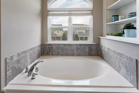 Bath - 14059 Knightstown Dr E, Carmel, IN 46033 photo 3 of 5