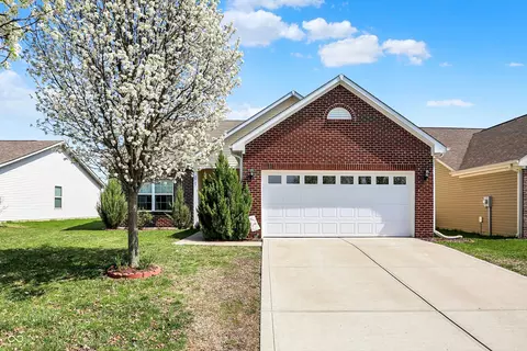 2307 Cedarmill Dr, Franklin, IN 46131