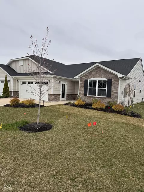 99 Gnarled Oak Ln, Whiteland, IN 46184