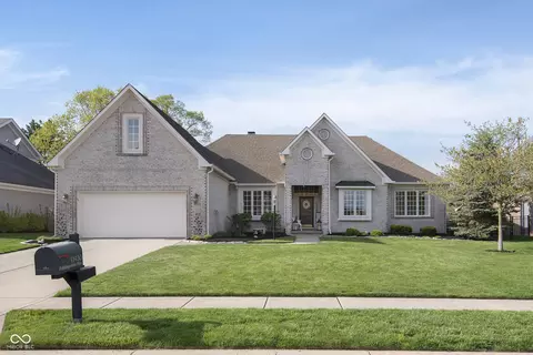 11930 Pebblepointe Pass, Carmel, IN 46033 photo 3