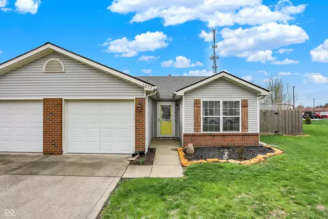 1077 Wild Ivy Trl, Franklin, IN 46131