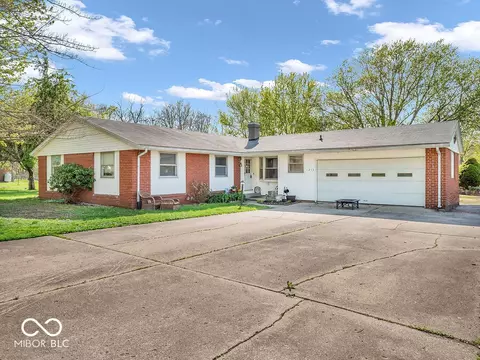 1213 N Lake Vista Dr, Crawfordsville, IN 47933
