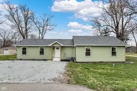 2264 Walnut St W, Greenfield, IN 46140